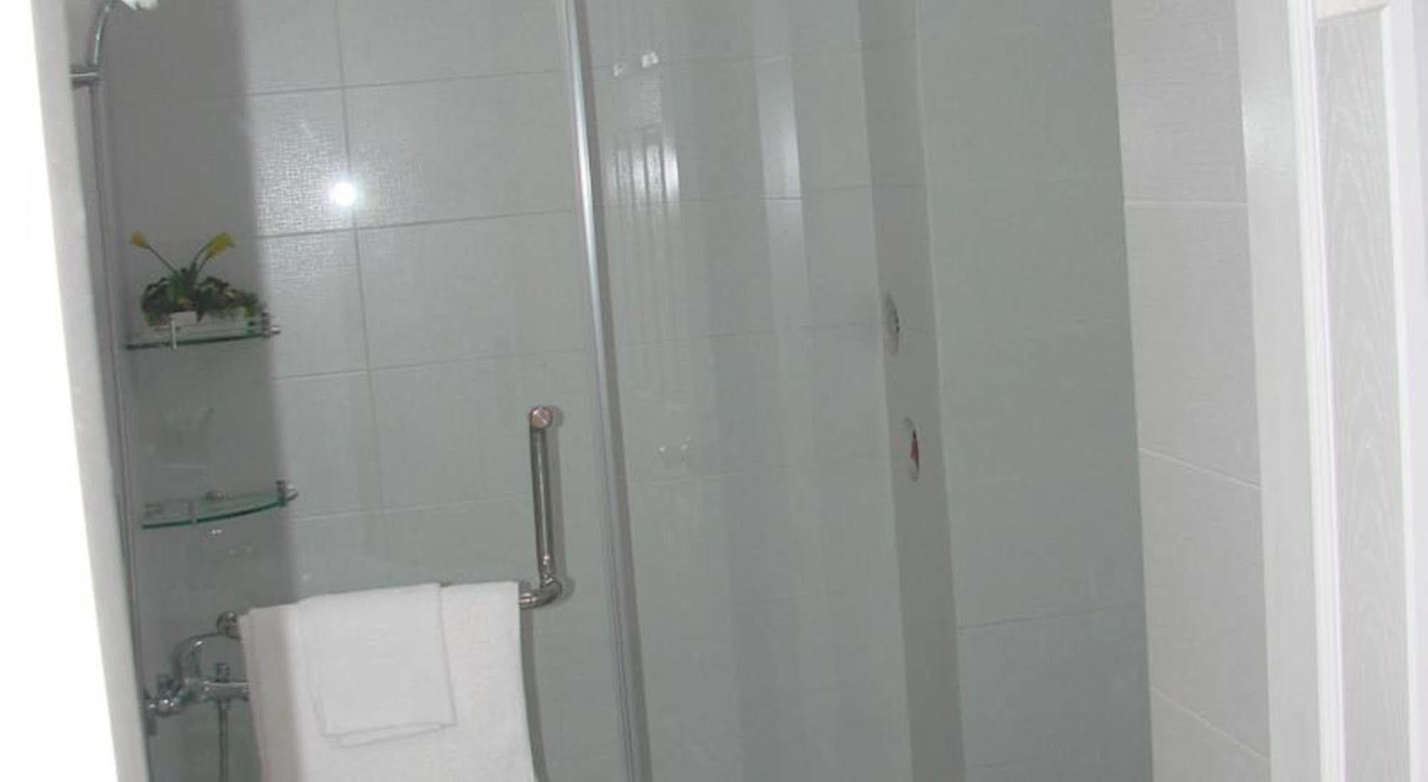 Cat Huy Hotel Ho Chi Minh City Exterior photo