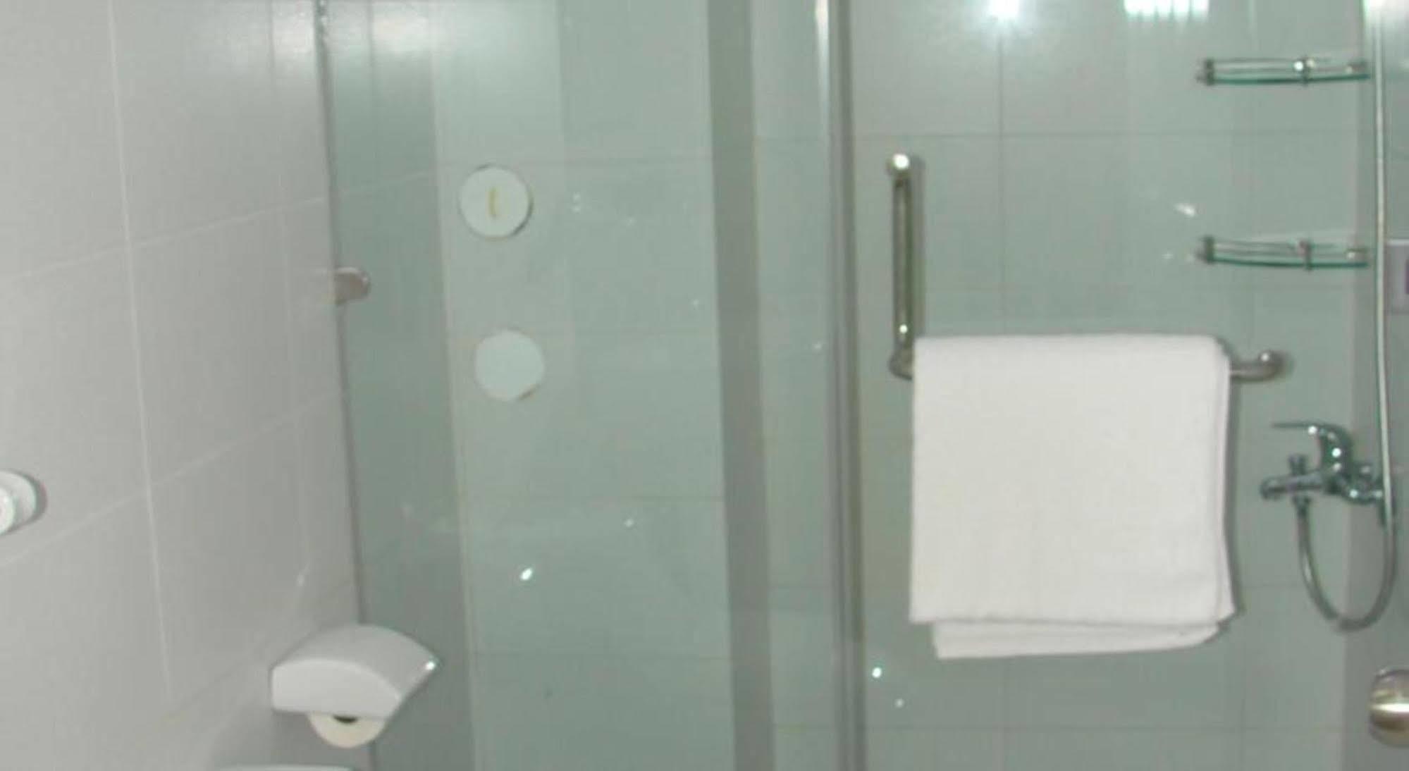 Cat Huy Hotel Ho Chi Minh City Exterior photo
